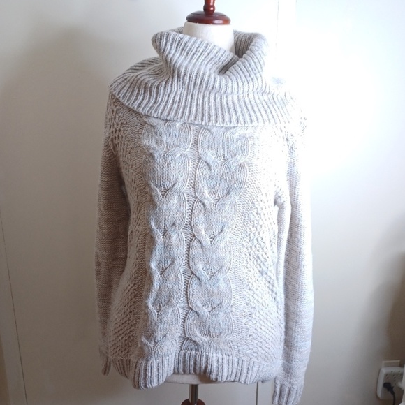 Women's ELLE Sweater. Size Large. Color Oatmeal. - Picture 10 of 16